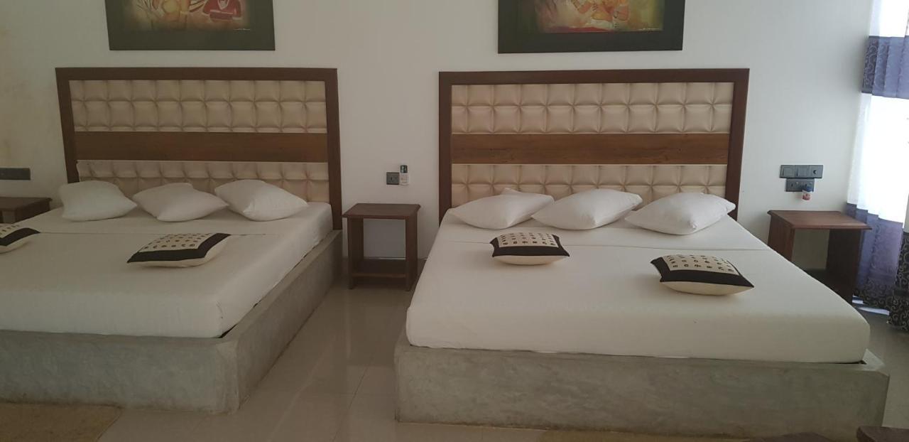 Margosa Lake Resort Anuradhapura Bagian luar foto