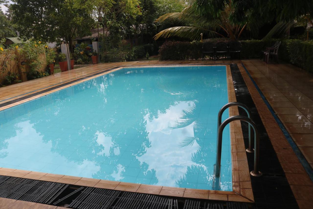 Margosa Lake Resort Anuradhapura Bagian luar foto