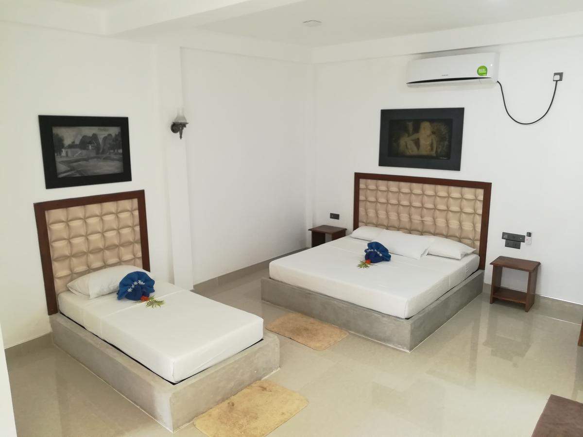 Margosa Lake Resort Anuradhapura Bagian luar foto