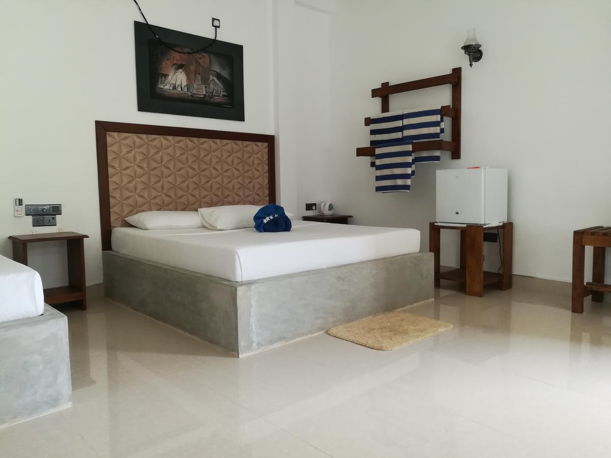 Margosa Lake Resort Anuradhapura Bagian luar foto